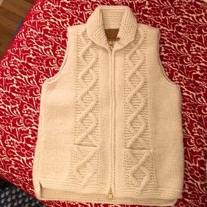Filson wool vest. Made in Canada. Size large.